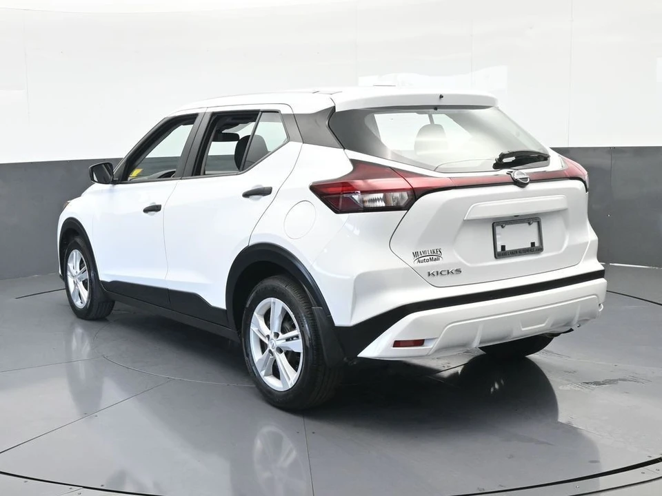 2025 Nissan Kicks - Image 4 of 12