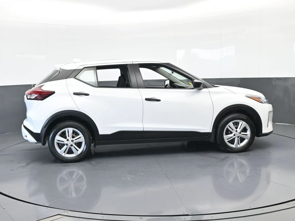 2025 Nissan Kicks - Image 7 of 12