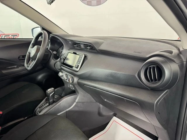 2025 Nissan Kicks - Image 12 of 21