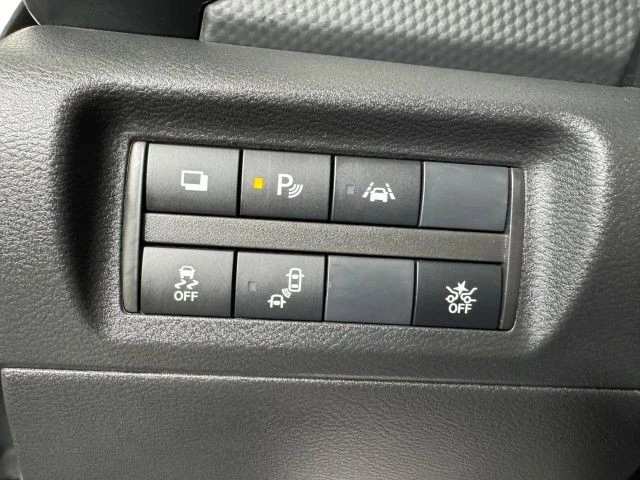 2025 Nissan Kicks - Image 15 of 21