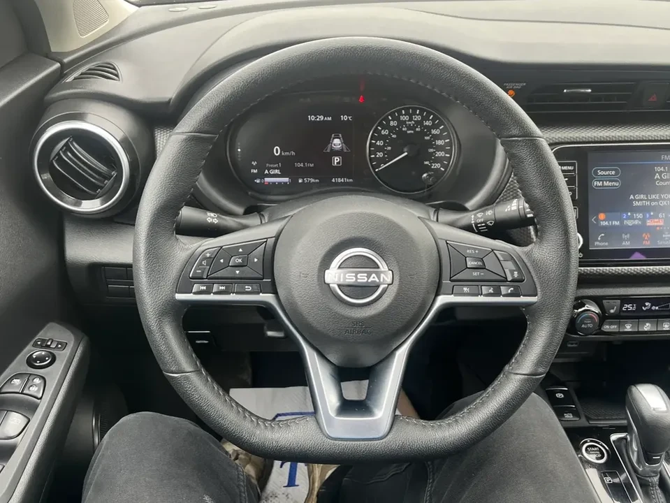 2025 Nissan Kicks - Image 8 of 12