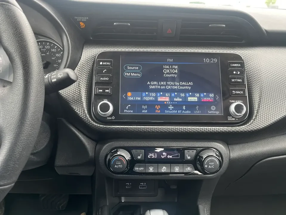 2025 Nissan Kicks - Image 9 of 12