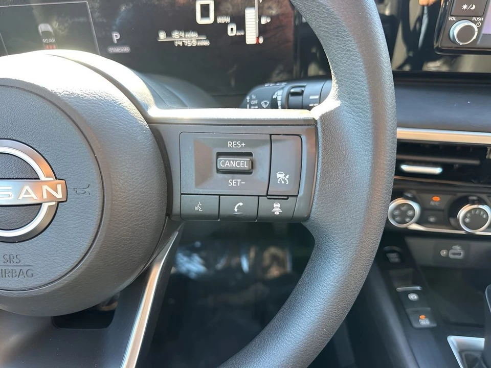 2025 Nissan Kicks - Image 14 of 21