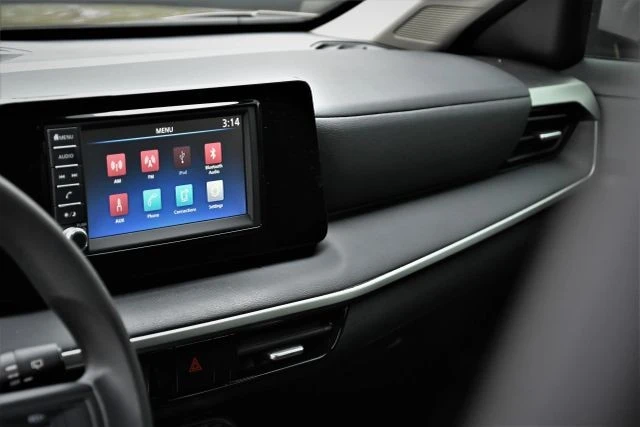 2025 Nissan Kicks - Image 14 of 21