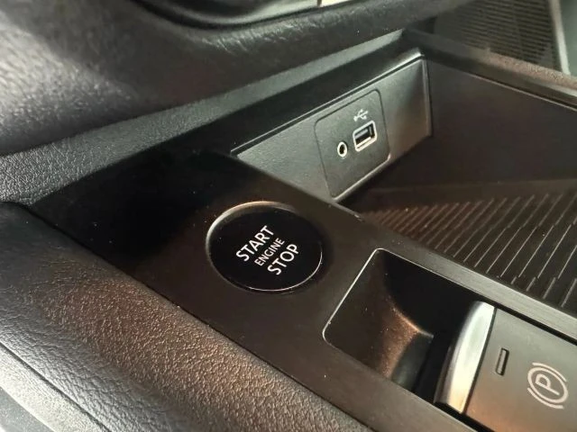2025 Nissan Kicks - Image 17 of 21