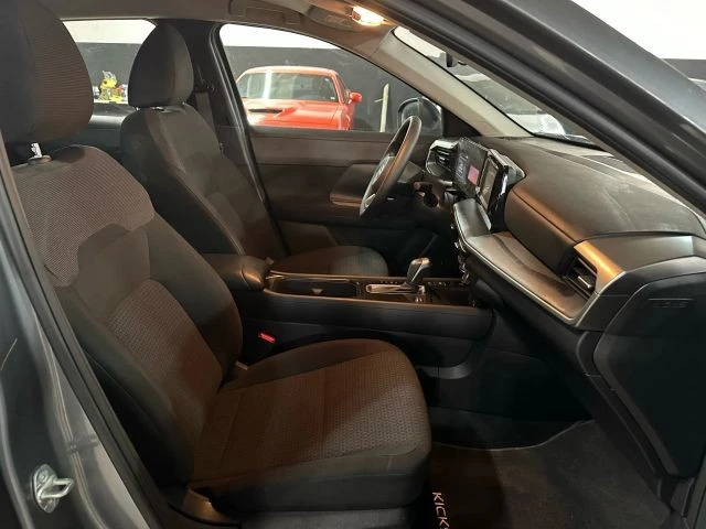 2025 Nissan Kicks - Image 10 of 21