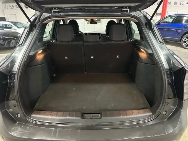 2025 Nissan Kicks - Image 13 of 21
