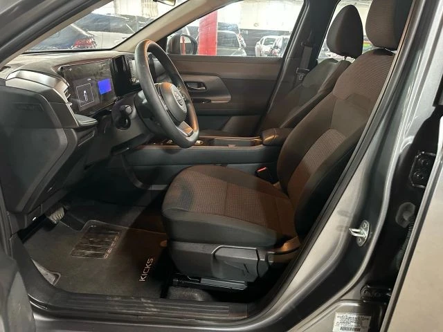 2025 Nissan Kicks - Image 9 of 21