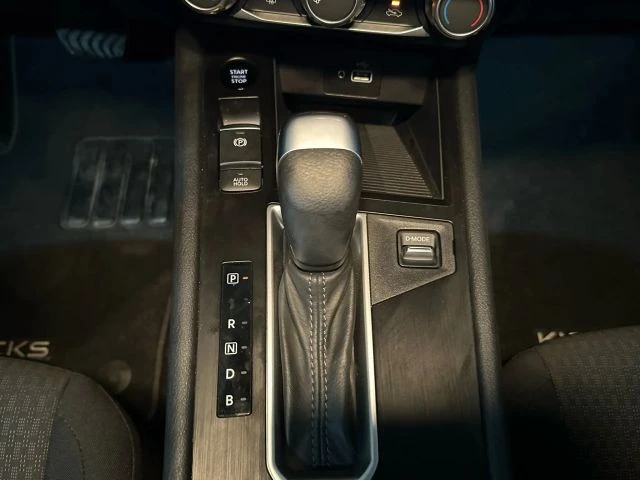 2025 Nissan Kicks - Image 18 of 21