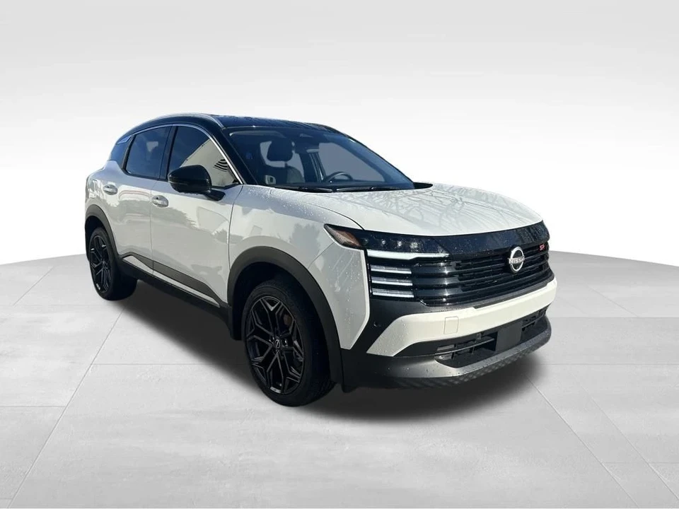 2025 Nissan Kicks - Image 2 of 12