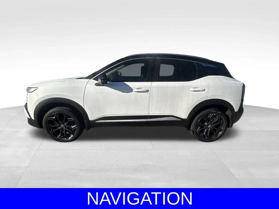 2025 Nissan Kicks - Image 8 of 12
