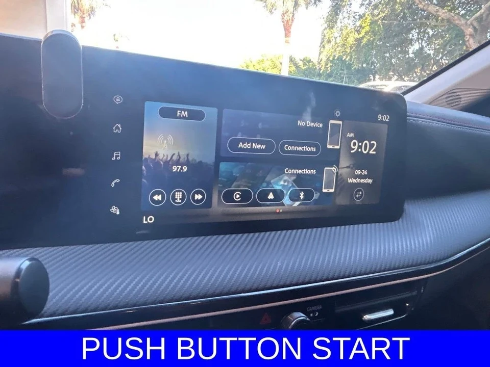 2025 Nissan Kicks - Image 11 of 12