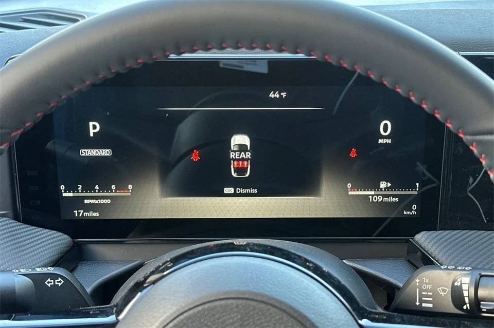 2025 Nissan Kicks - Image 8 of 10