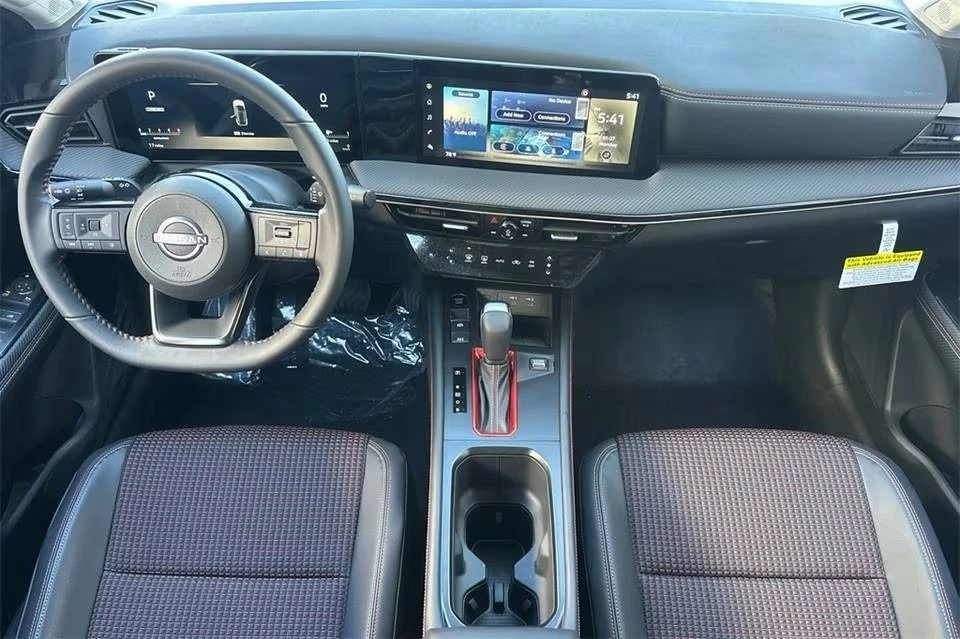 2025 Nissan Kicks - Image 4 of 10