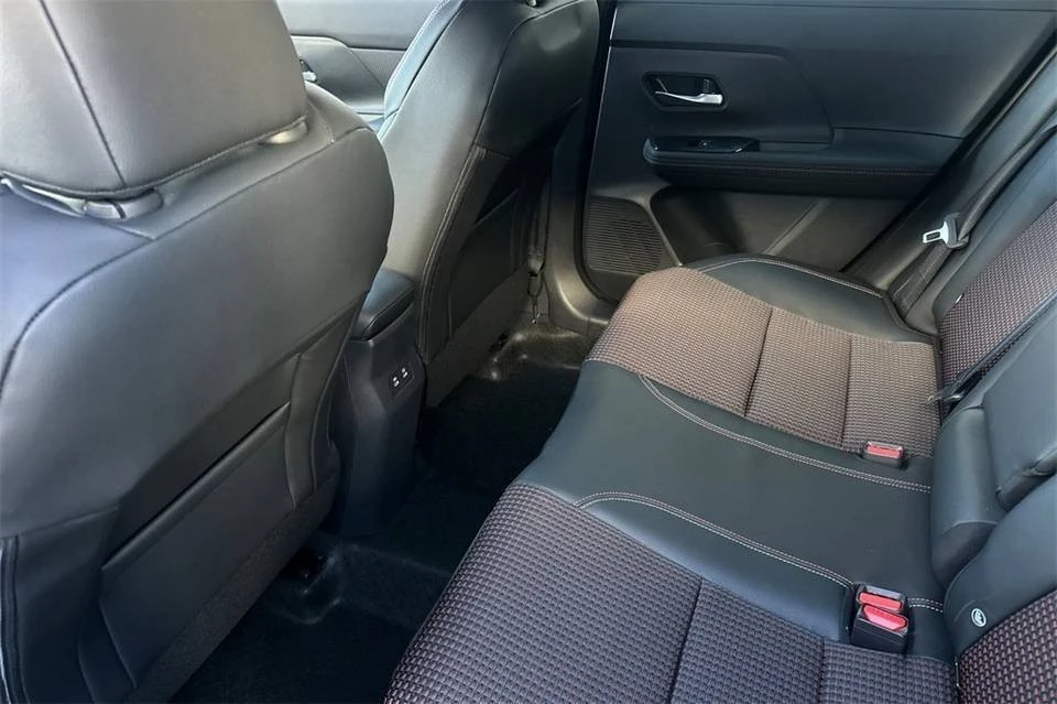 2025 Nissan Kicks - Image 3 of 10