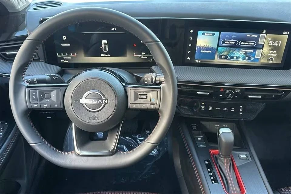 2025 Nissan Kicks - Image 5 of 10
