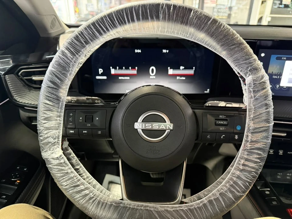 2025 Nissan Kicks - Image 10 of 31