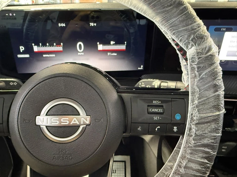 2025 Nissan Kicks - Image 11 of 31