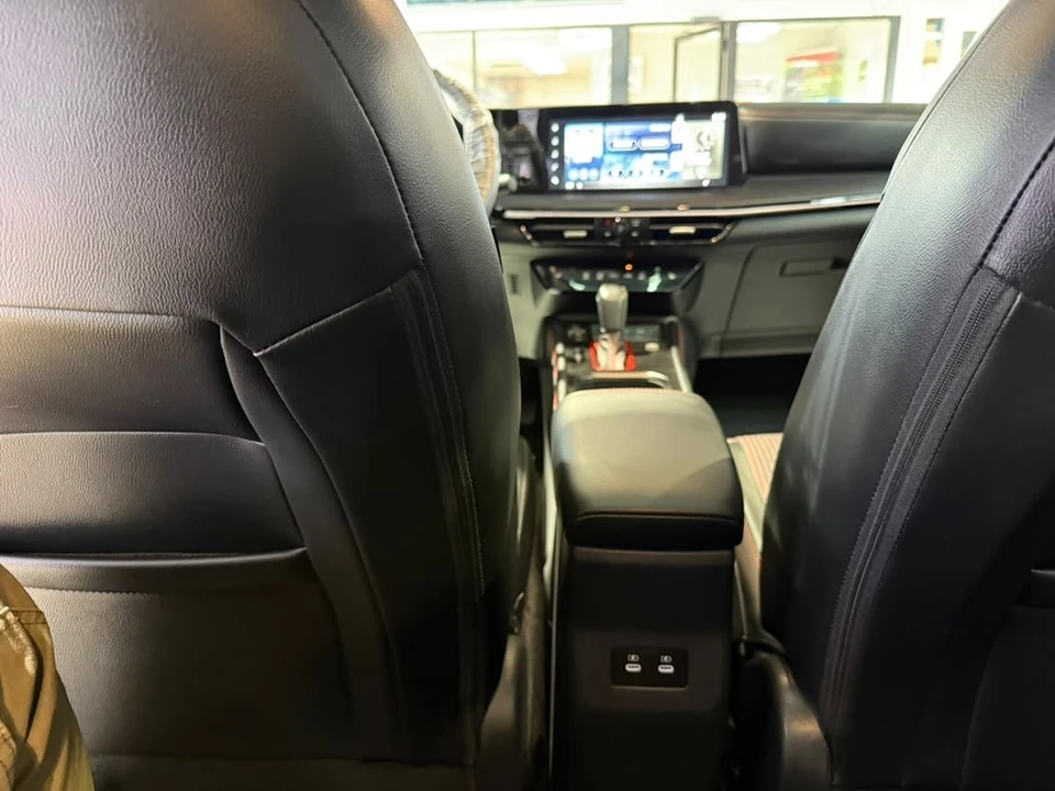 2025 Nissan Kicks - Image 22 of 31