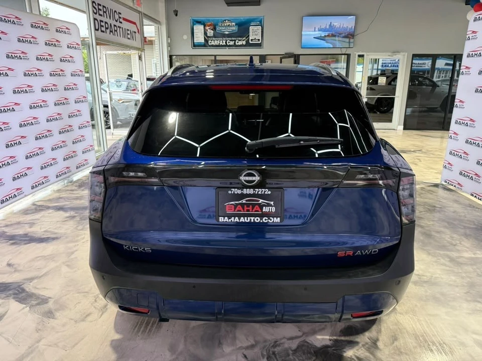 2025 Nissan Kicks - Image 8 of 31