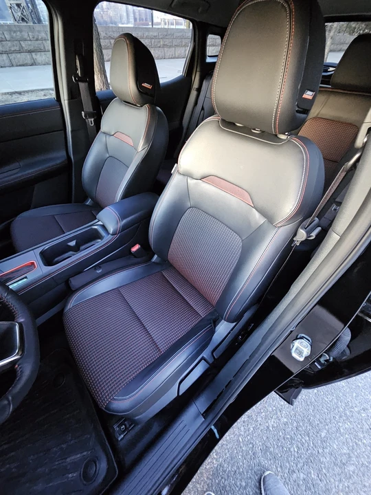 2025 Nissan Kicks - Image 13 of 15