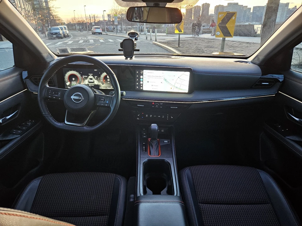 2025 Nissan Kicks - Image 12 of 15