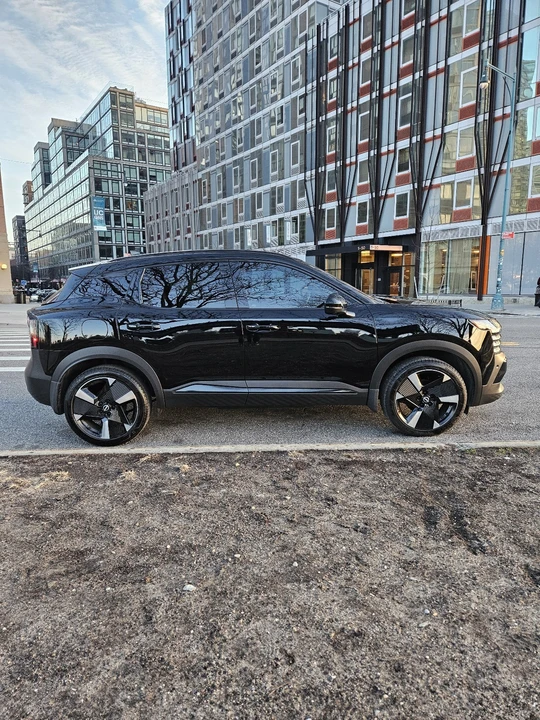 2025 Nissan Kicks - Image 6 of 15