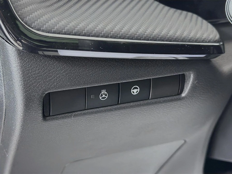 2025 Nissan Kicks - Image 10 of 12