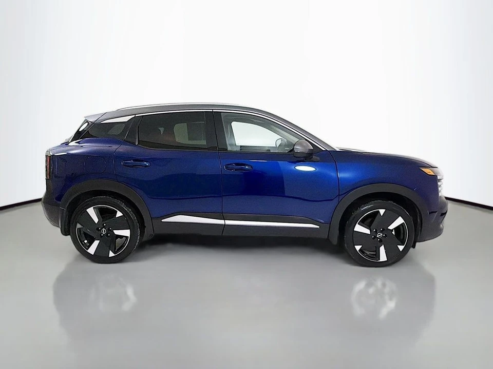 2025 Nissan Kicks - Image 8 of 12