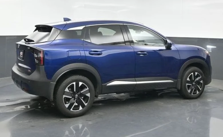 2025 Nissan Kicks - Image 4 of 9