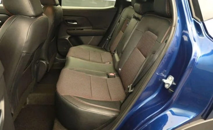 2025 Nissan Kicks - Image 9 of 9