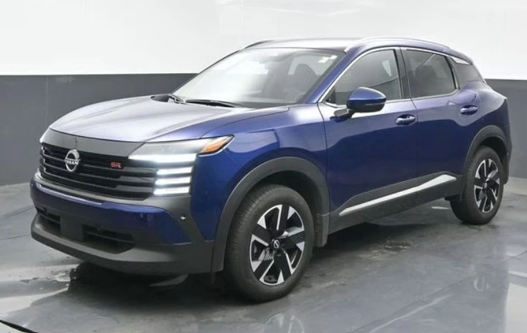 2025 Nissan Kicks - Image 2 of 9