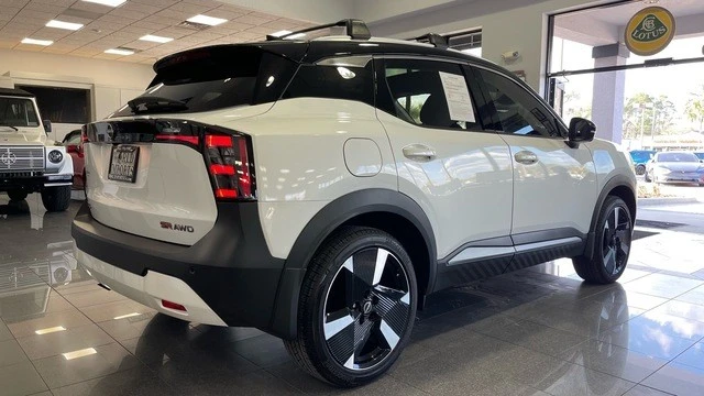 2025 Nissan Kicks - Image 4 of 21