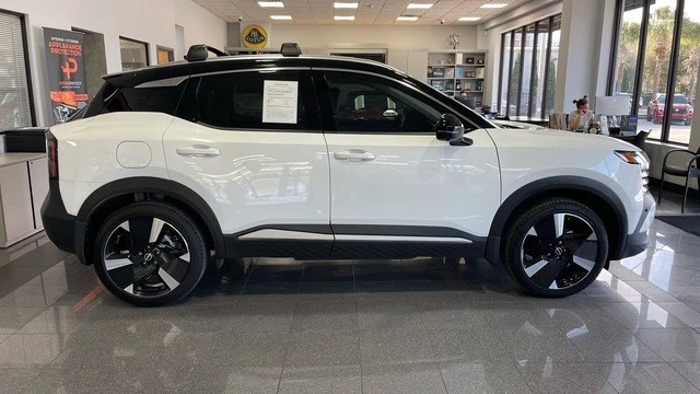 2025 Nissan Kicks - Image 5 of 21