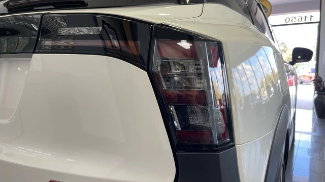 2025 Nissan Kicks - Image 17 of 21