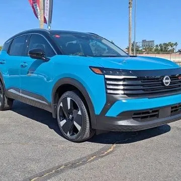 2025 Nissan Kicks SR