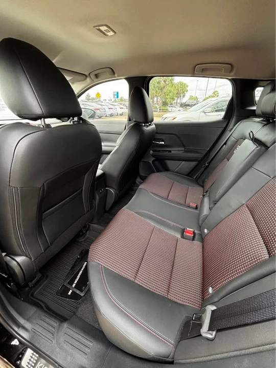 2025 Nissan Kicks - Image 10 of 12