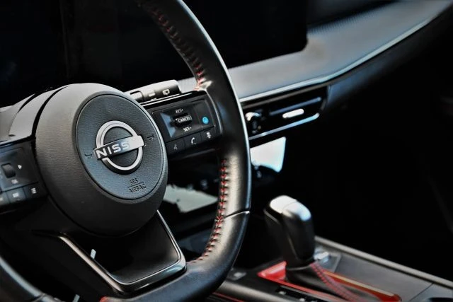 2025 Nissan Kicks - Image 14 of 24