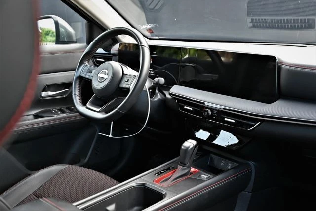 2025 Nissan Kicks - Image 13 of 24
