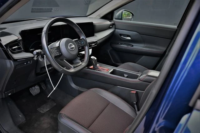 2025 Nissan Kicks - Image 17 of 24