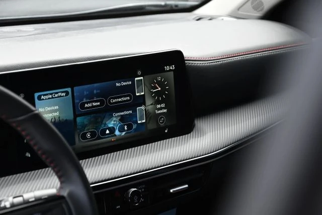 2025 Nissan Kicks - Image 13 of 25