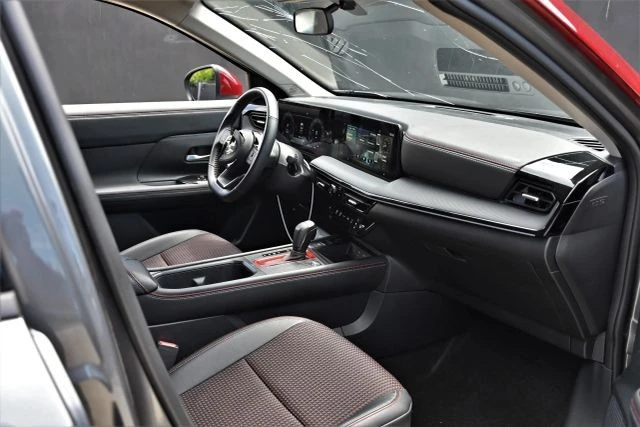 2025 Nissan Kicks - Image 21 of 25