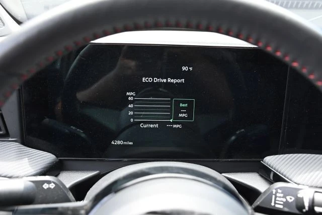 2025 Nissan Kicks - Image 11 of 25