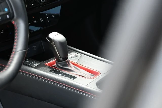 2025 Nissan Kicks - Image 14 of 25