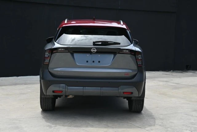 2025 Nissan Kicks - Image 4 of 25