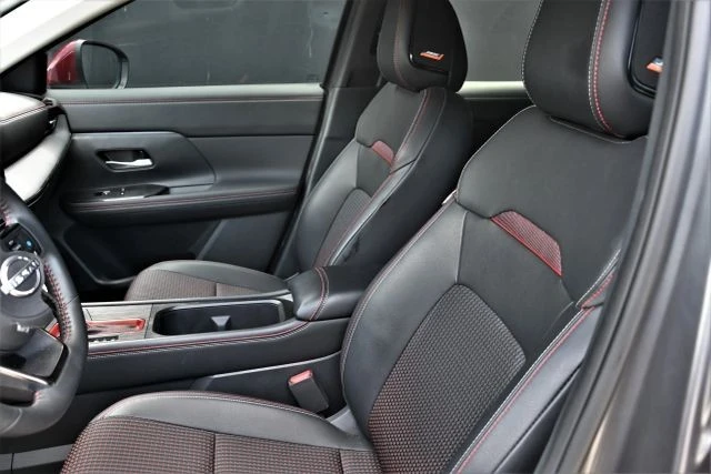 2025 Nissan Kicks - Image 18 of 25