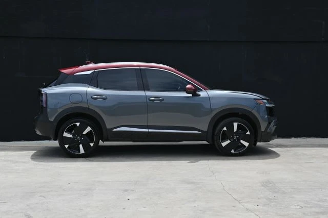 2025 Nissan Kicks - Image 7 of 25