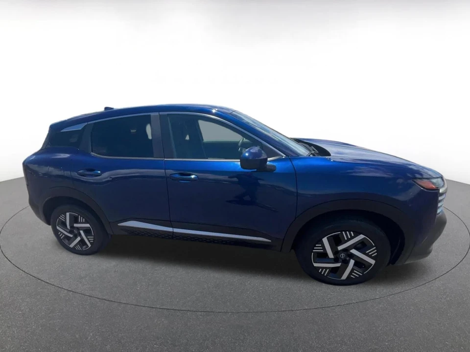 2025 Nissan Kicks - Image 18 of 31