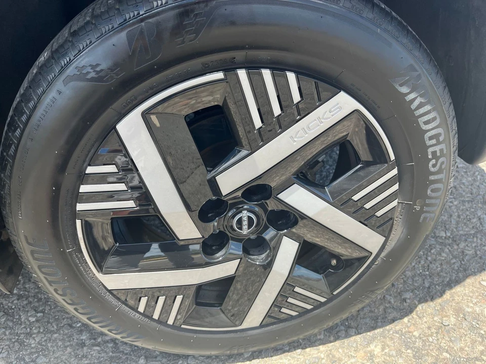 2025 Nissan Kicks - Image 26 of 31