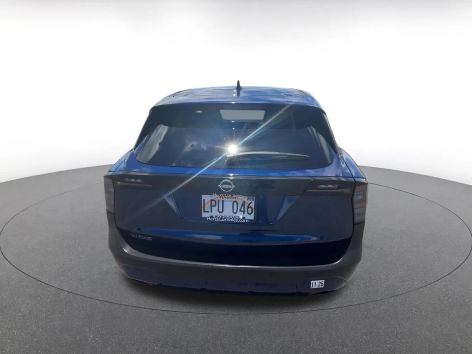 2025 Nissan Kicks - Image 16 of 31